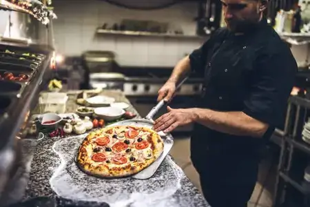 pizza-maker-single-location-pizza-shop-ERTC-26-employees